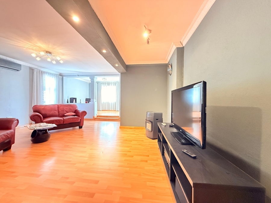 3 Bedroom Property for Sale in Robertsham Gauteng