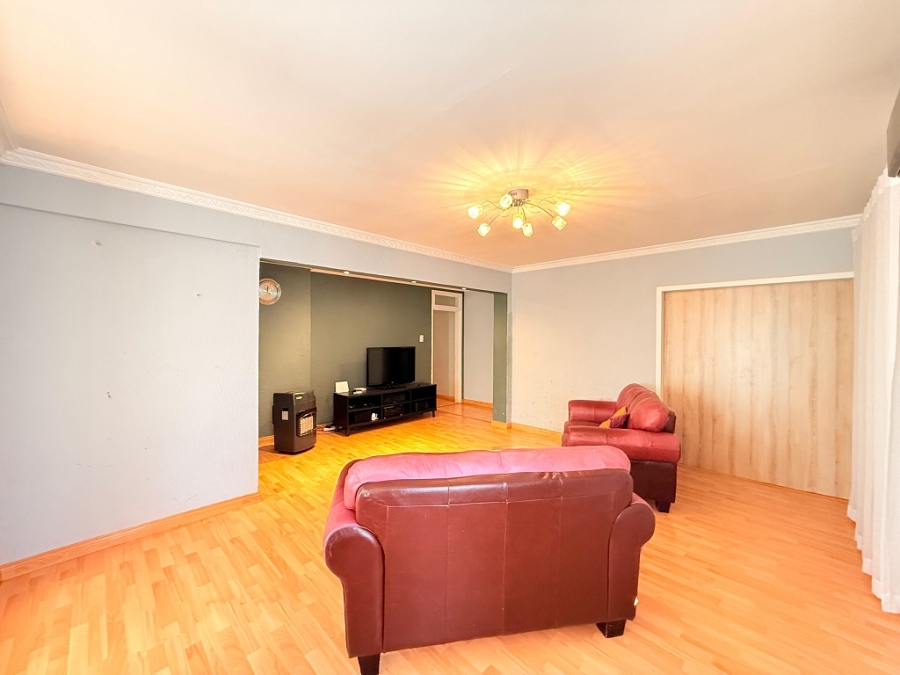 3 Bedroom Property for Sale in Robertsham Gauteng