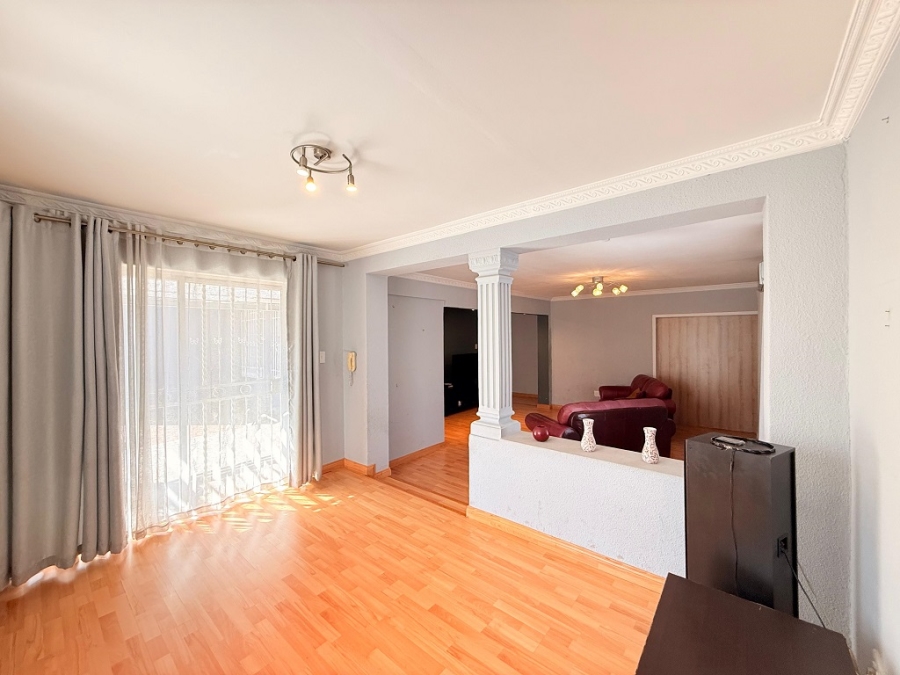 3 Bedroom Property for Sale in Robertsham Gauteng
