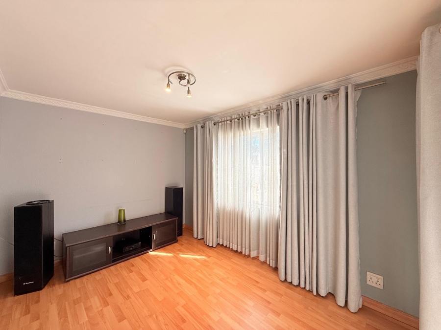 3 Bedroom Property for Sale in Robertsham Gauteng