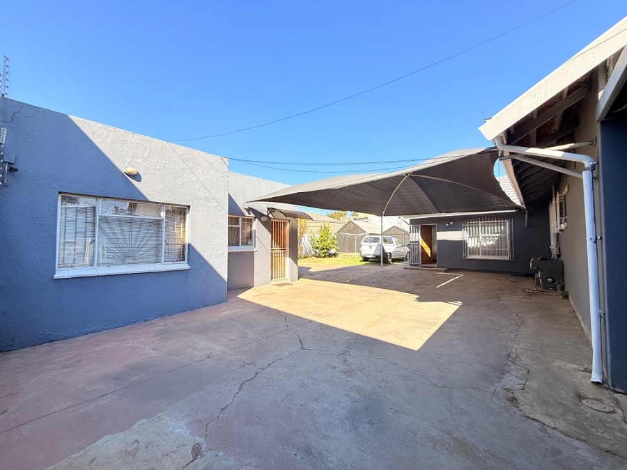 3 Bedroom Property for Sale in Robertsham Gauteng