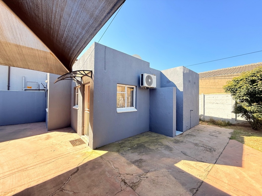 3 Bedroom Property for Sale in Robertsham Gauteng