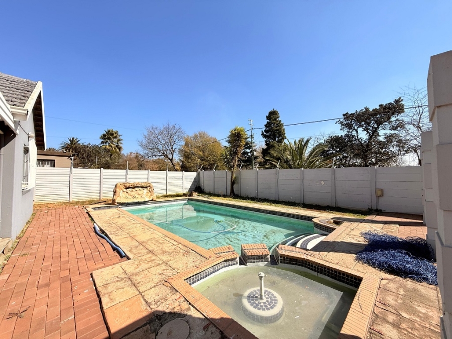3 Bedroom Property for Sale in Robertsham Gauteng