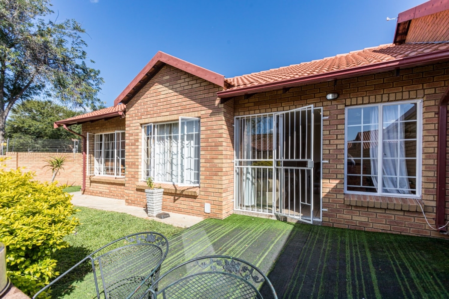 2 Bedroom Property for Sale in Equestria Gauteng