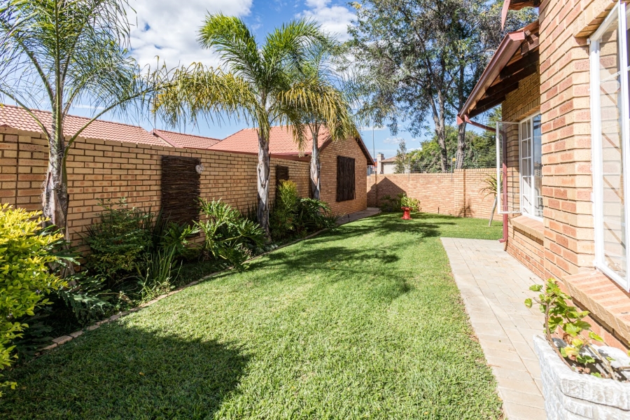 2 Bedroom Property for Sale in Equestria Gauteng
