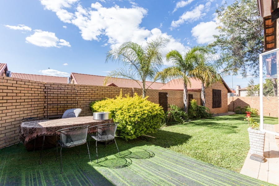2 Bedroom Property for Sale in Equestria Gauteng