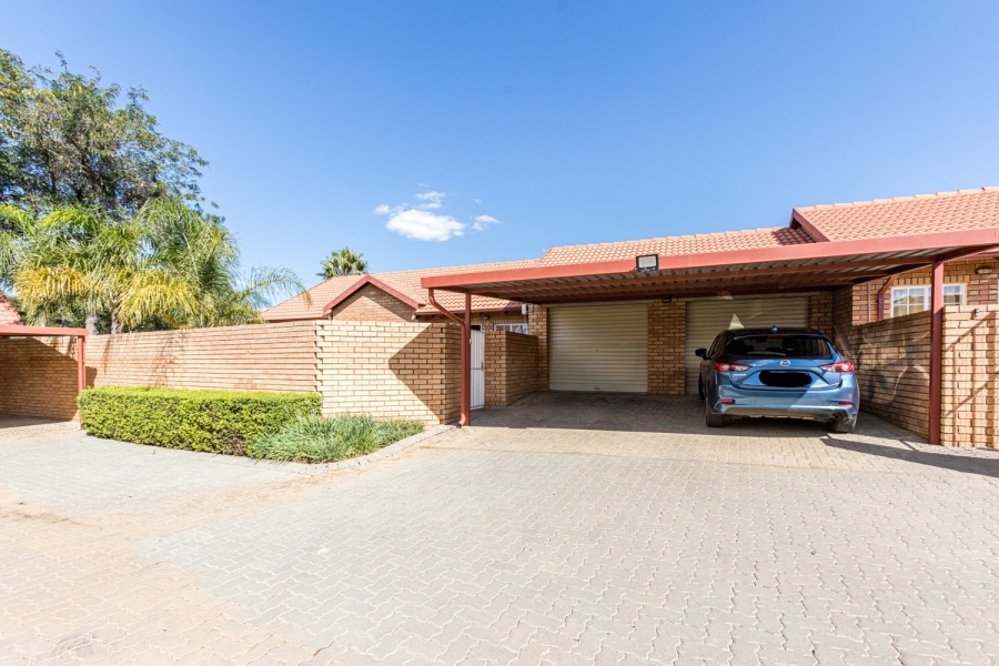2 Bedroom Property for Sale in Equestria Gauteng