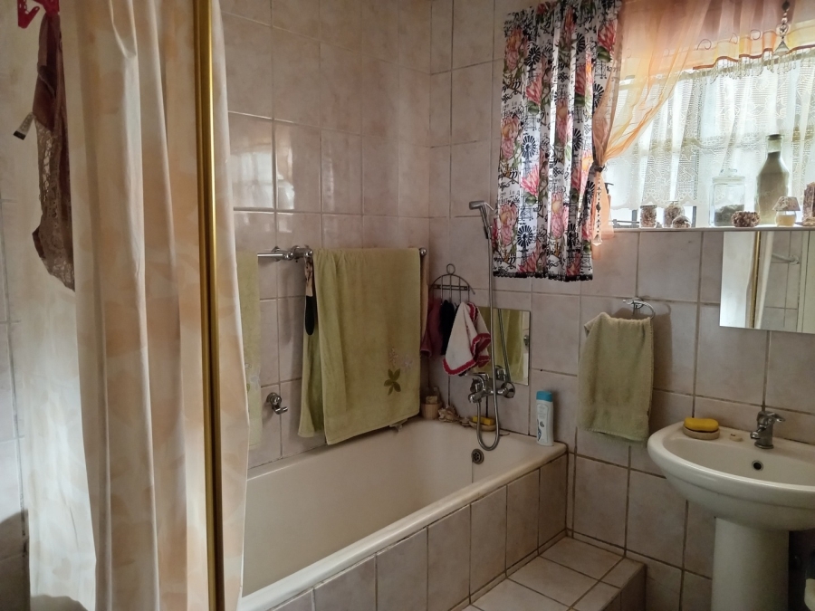3 Bedroom Property for Sale in Geduld Gauteng