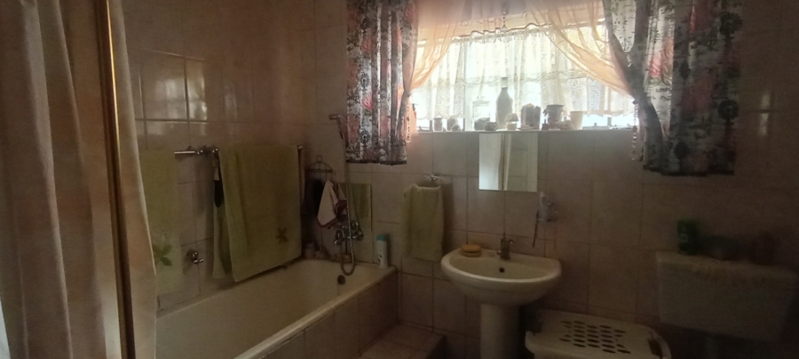 3 Bedroom Property for Sale in Geduld Gauteng
