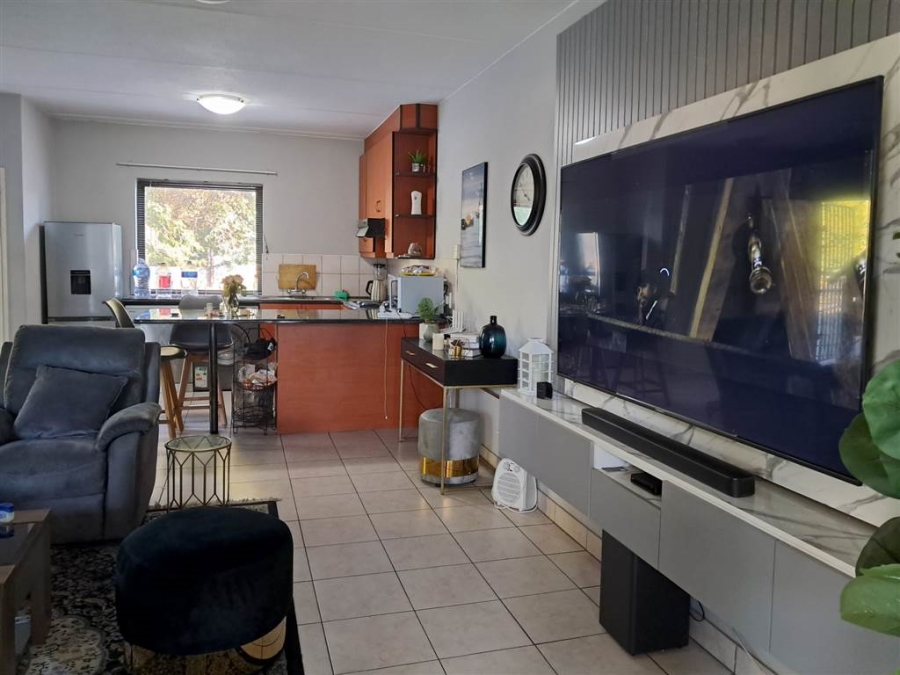 To Let 2 Bedroom Property for Rent in Magaliessig Gauteng