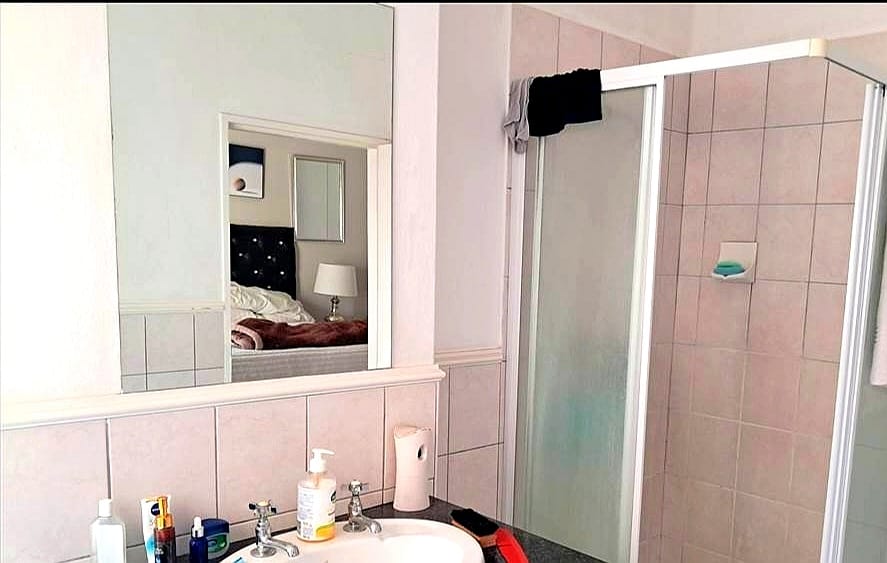 To Let 2 Bedroom Property for Rent in Magaliessig Gauteng