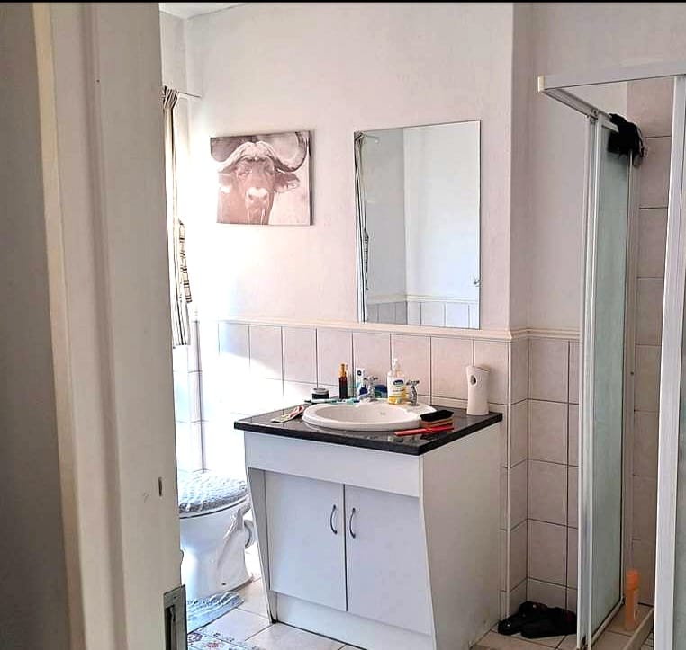 To Let 2 Bedroom Property for Rent in Magaliessig Gauteng