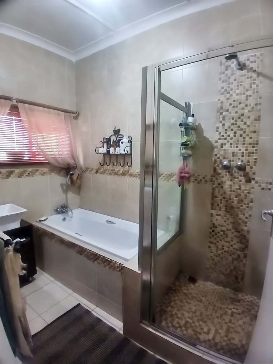 3 Bedroom Property for Sale in Wentworth Park Gauteng