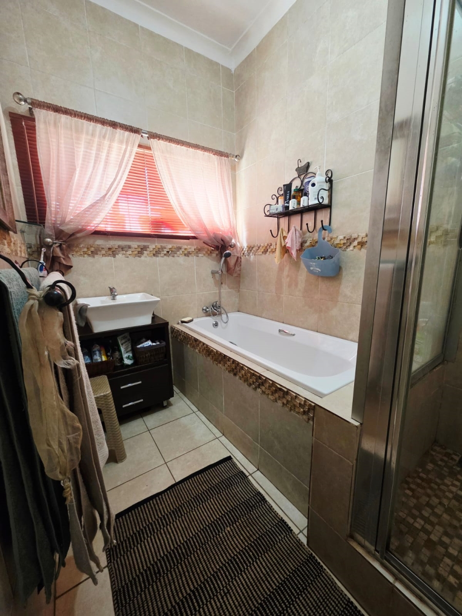 3 Bedroom Property for Sale in Wentworth Park Gauteng