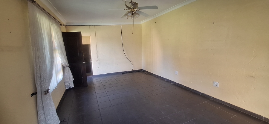 4 Bedroom Property for Sale in Wentworth Park Gauteng