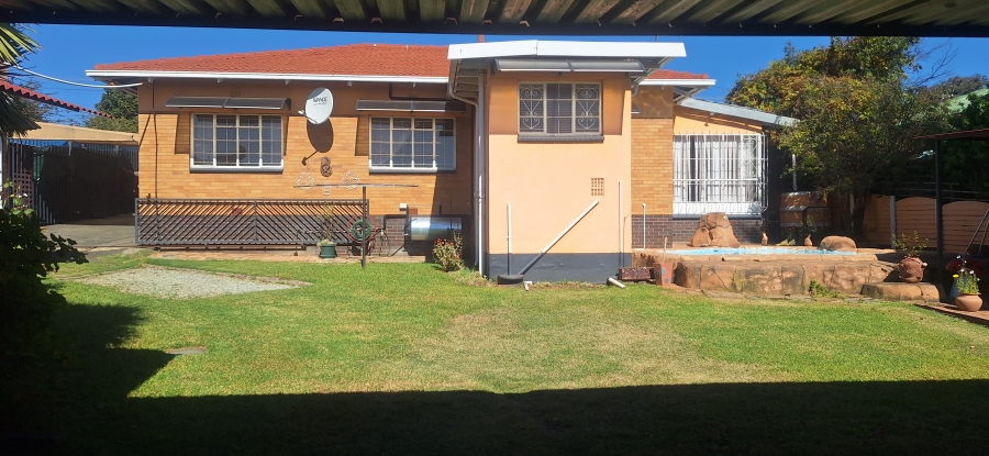 4 Bedroom Property for Sale in Wentworth Park Gauteng