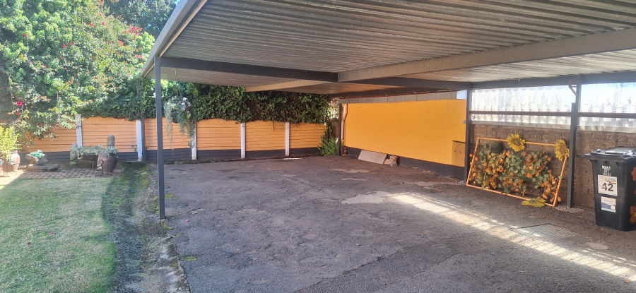 4 Bedroom Property for Sale in Wentworth Park Gauteng