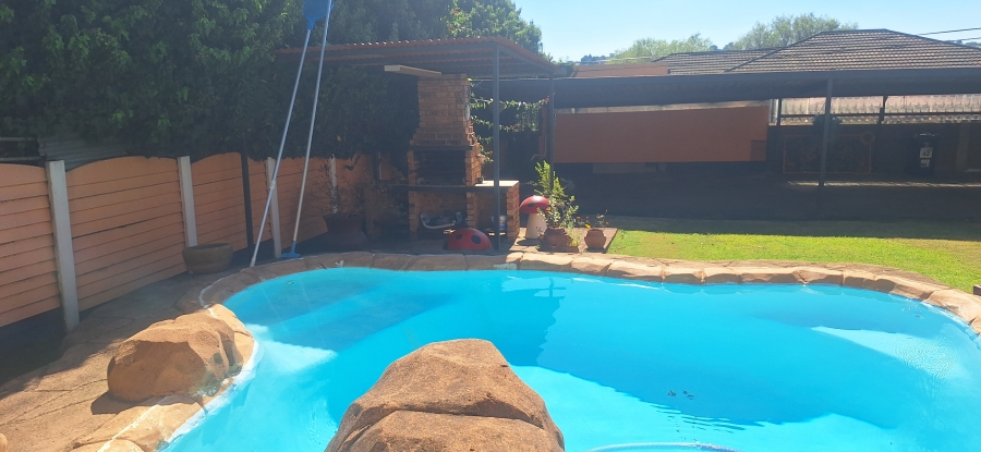 4 Bedroom Property for Sale in Wentworth Park Gauteng