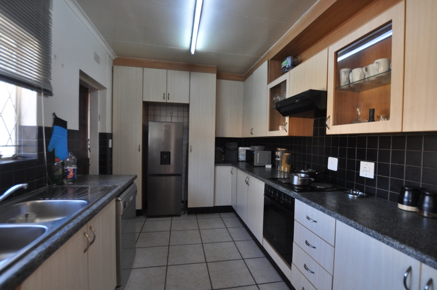 3 Bedroom Property for Sale in Vorna Valley Gauteng