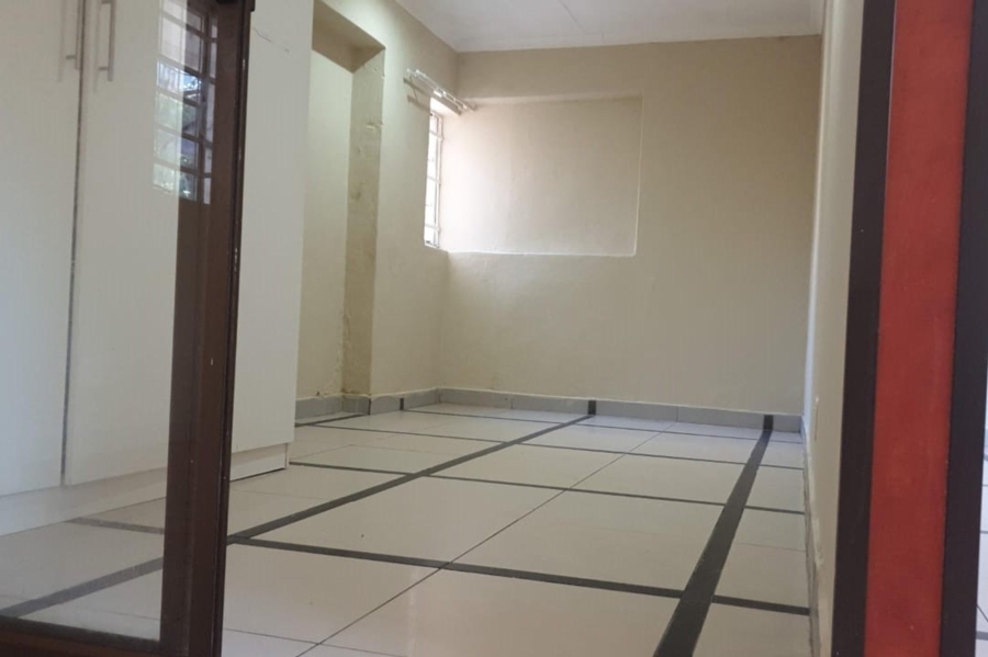 To Let 2 Bedroom Property for Rent in Savoy Estate Gauteng