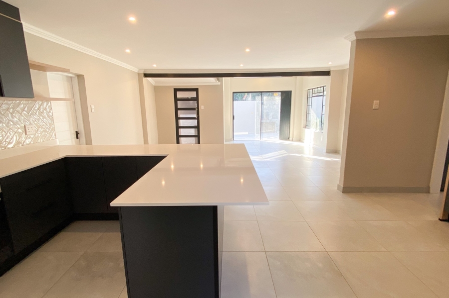 To Let 2 Bedroom Property for Rent in Faerie Glen Gauteng