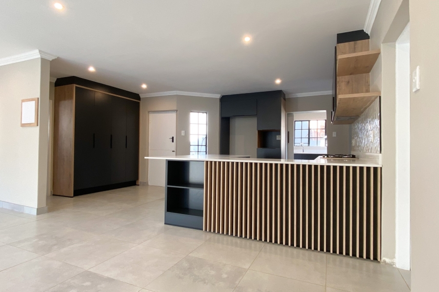 To Let 2 Bedroom Property for Rent in Faerie Glen Gauteng