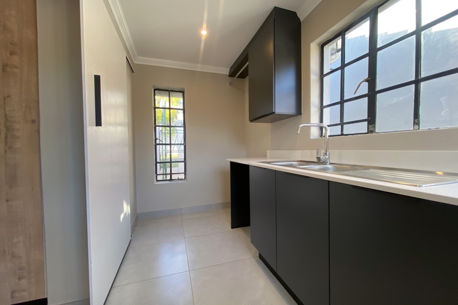 To Let 2 Bedroom Property for Rent in Faerie Glen Gauteng