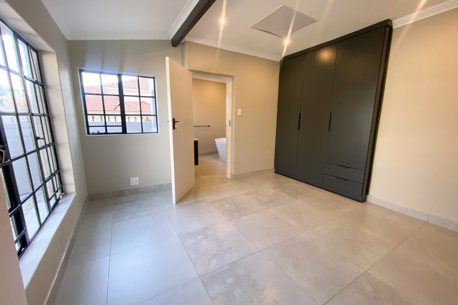 To Let 2 Bedroom Property for Rent in Faerie Glen Gauteng