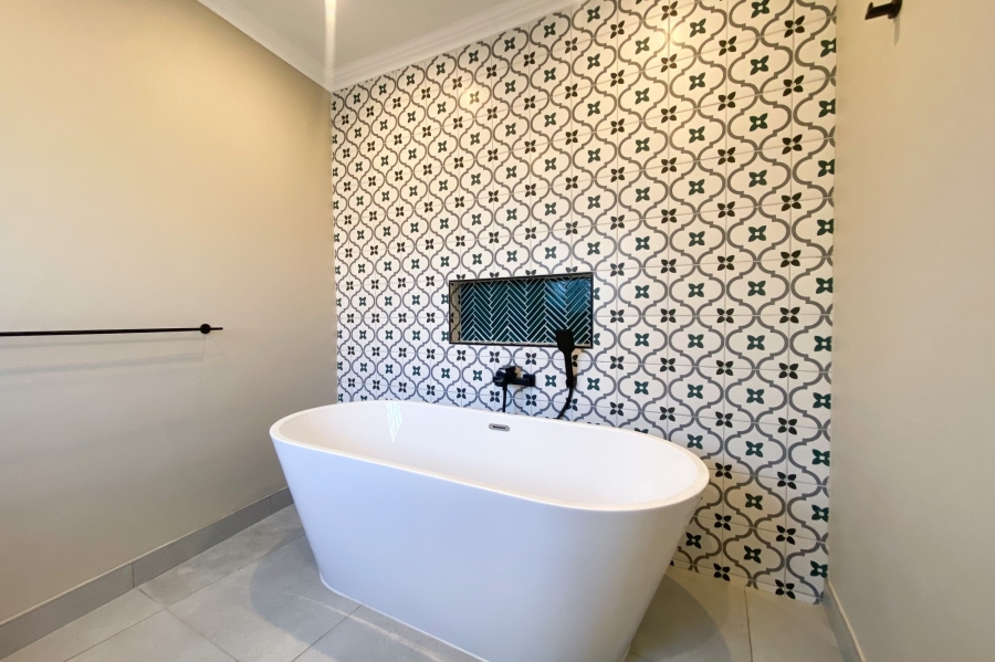 To Let 2 Bedroom Property for Rent in Faerie Glen Gauteng