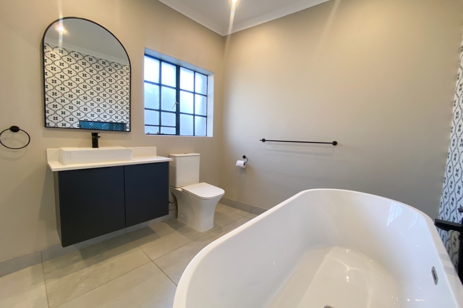 To Let 2 Bedroom Property for Rent in Faerie Glen Gauteng
