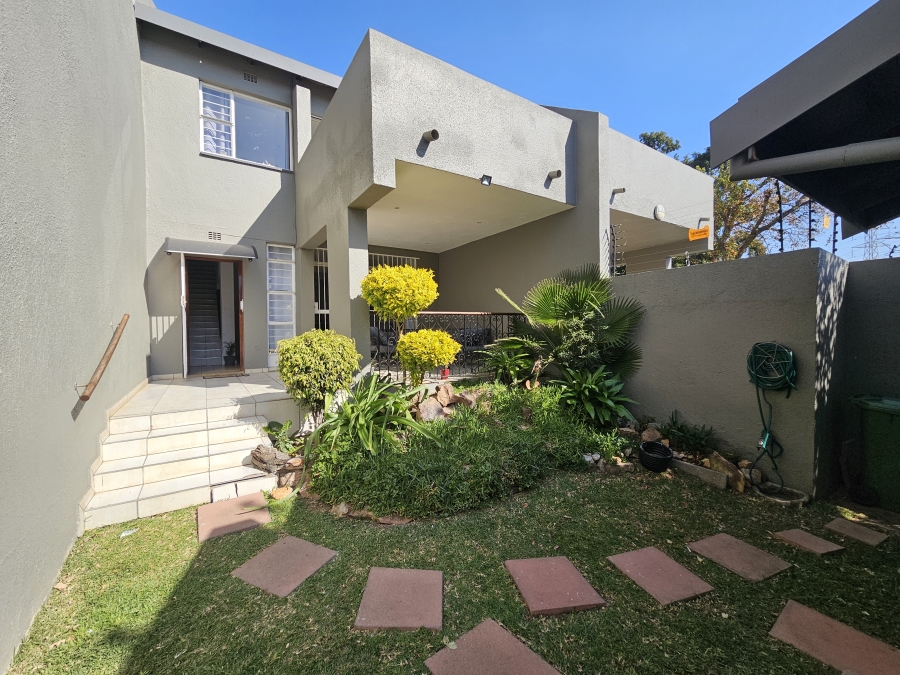 To Let 3 Bedroom Property for Rent in Sunset Acres Gauteng