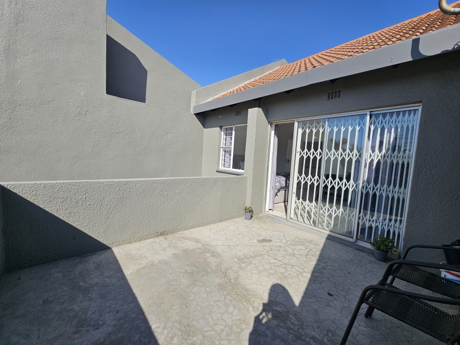 To Let 3 Bedroom Property for Rent in Sunset Acres Gauteng