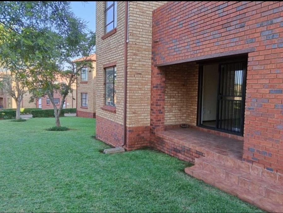 To Let 2 Bedroom Property for Rent in Noordheuwel Gauteng