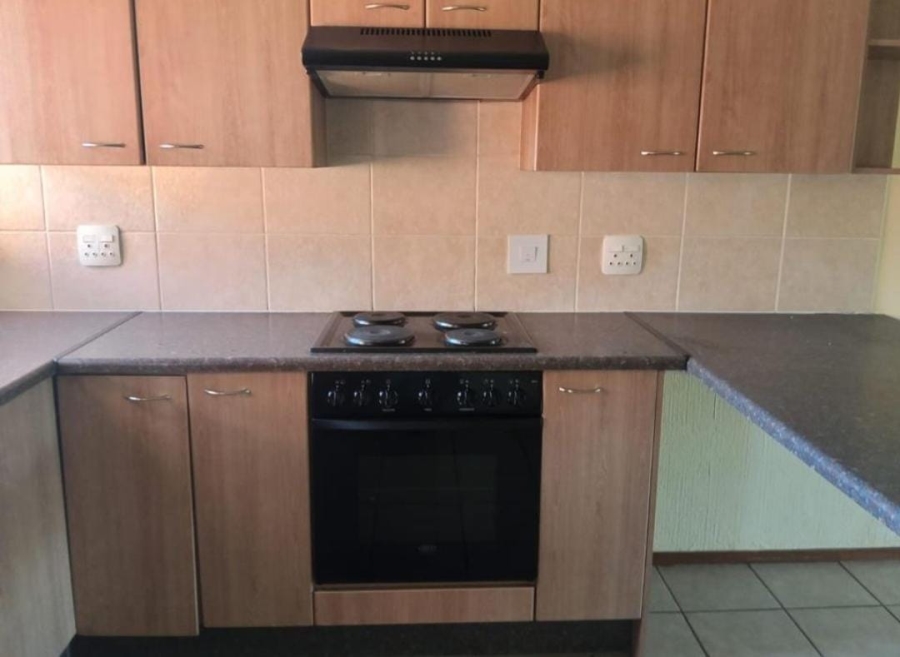 To Let 2 Bedroom Property for Rent in Noordheuwel Gauteng