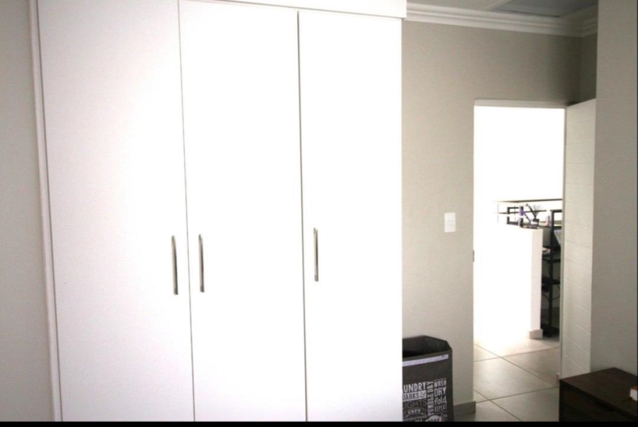 To Let 3 Bedroom Property for Rent in Little Falls Gauteng