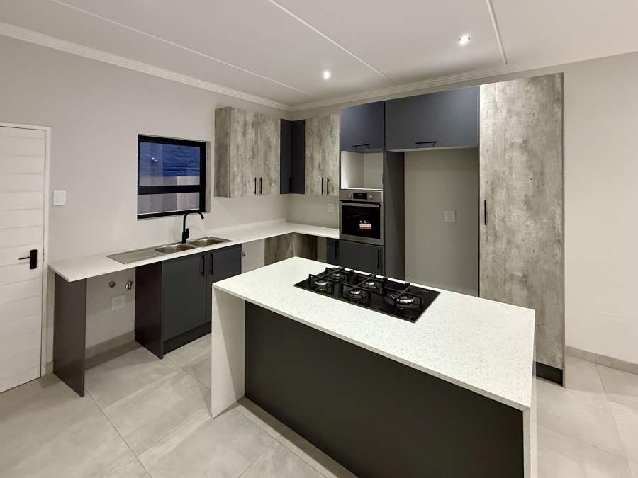 To Let 2 Bedroom Property for Rent in Bryanston Gauteng