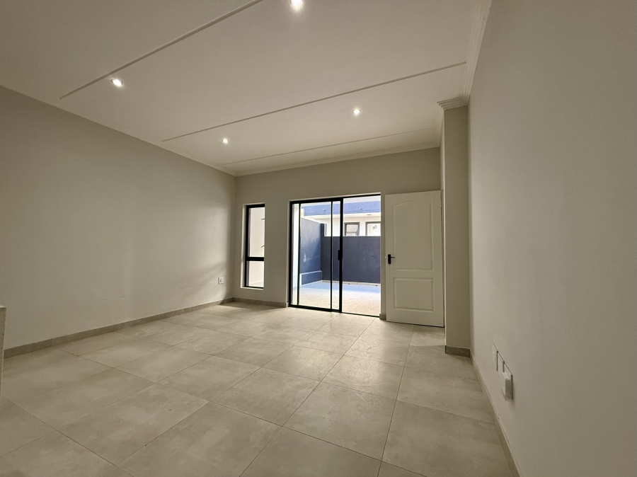 To Let 2 Bedroom Property for Rent in Bryanston Gauteng
