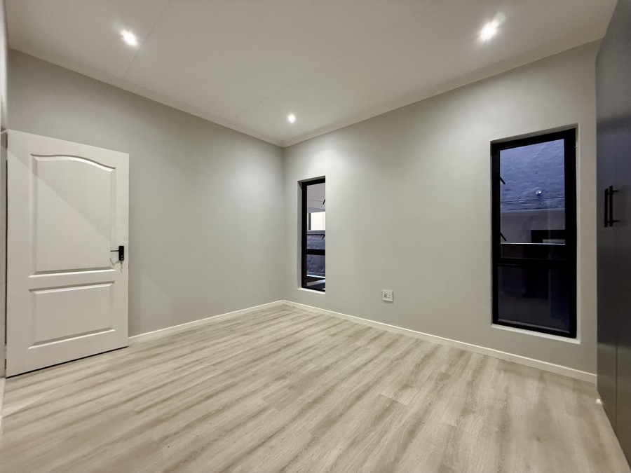 To Let 2 Bedroom Property for Rent in Bryanston Gauteng