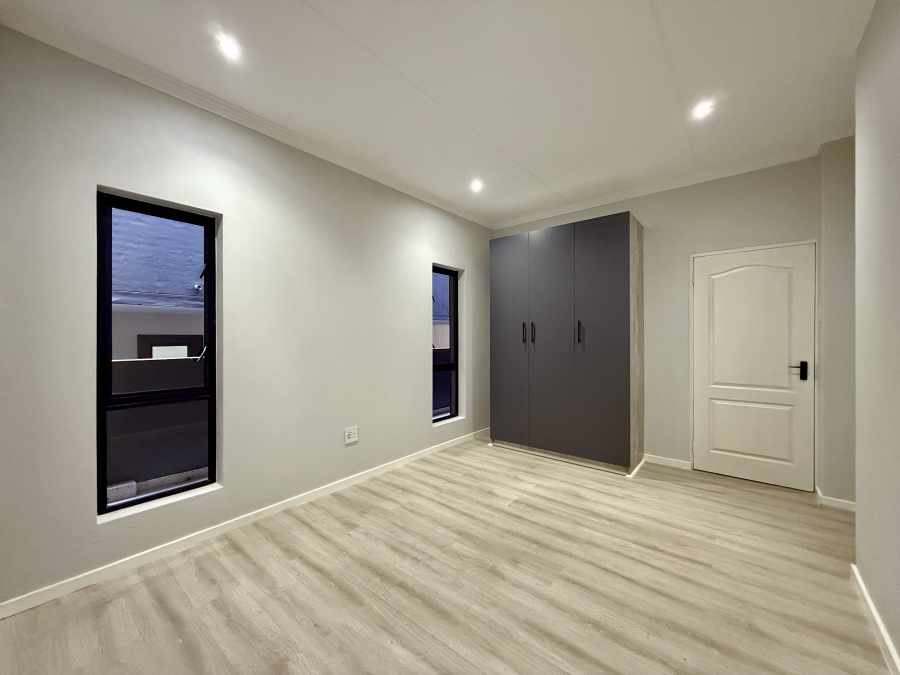 To Let 2 Bedroom Property for Rent in Bryanston Gauteng