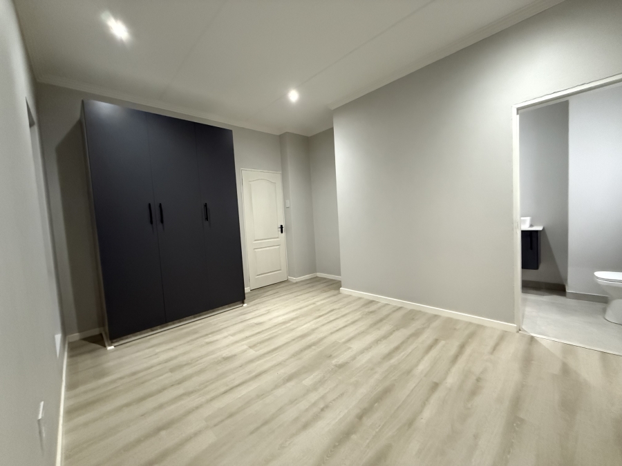 To Let 2 Bedroom Property for Rent in Bryanston Gauteng