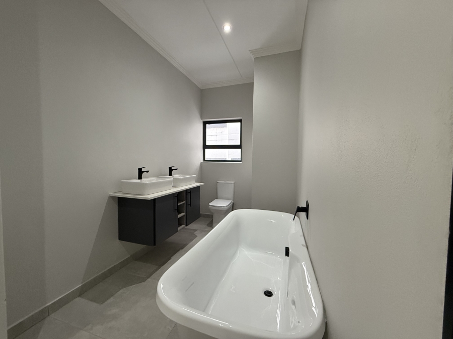 To Let 2 Bedroom Property for Rent in Bryanston Gauteng