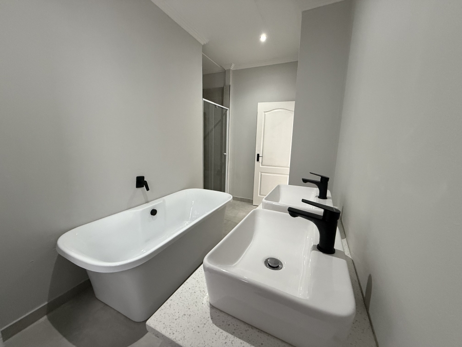 To Let 2 Bedroom Property for Rent in Bryanston Gauteng