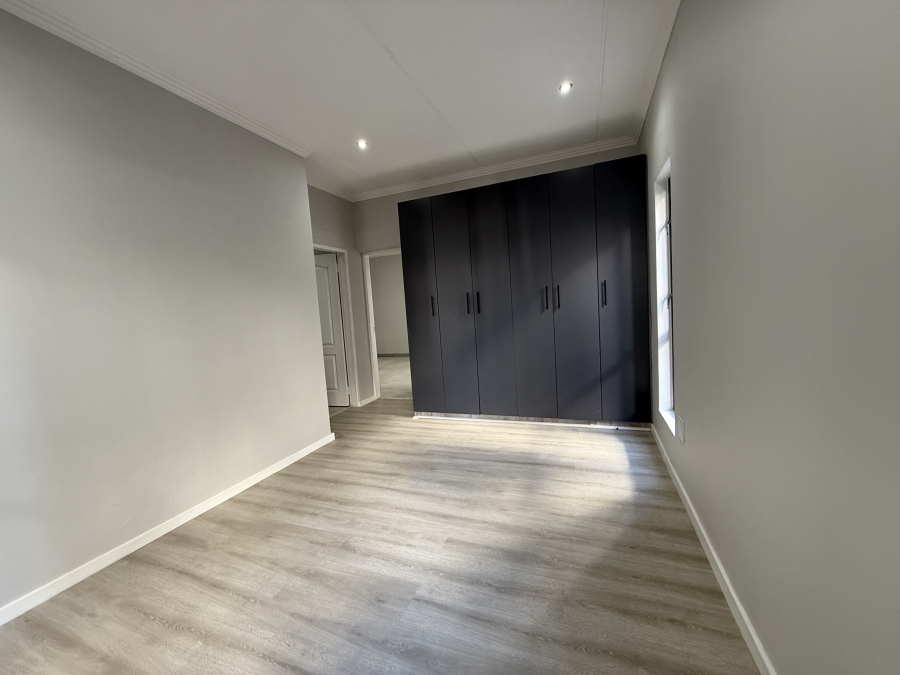 To Let 2 Bedroom Property for Rent in Bryanston Gauteng
