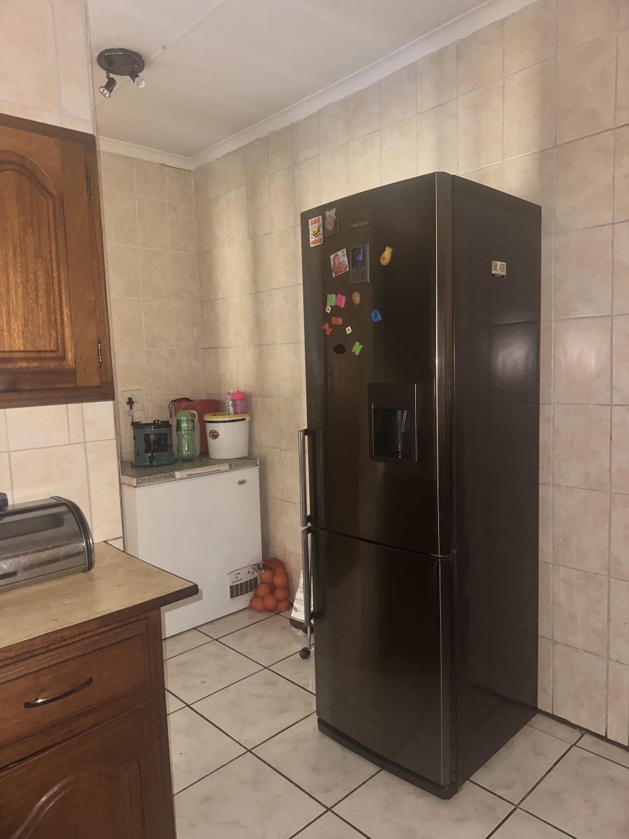 To Let 4 Bedroom Property for Rent in Dorandia Gauteng