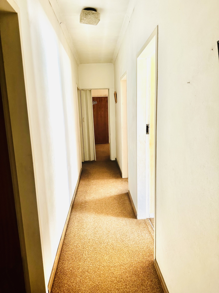 To Let 4 Bedroom Property for Rent in Dorandia Gauteng