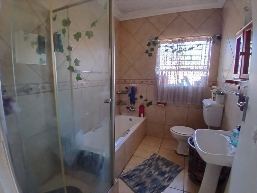 3 Bedroom Property for Sale in Birchleigh North Gauteng