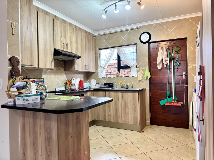 2 Bedroom Property for Sale in Olympus AH Gauteng