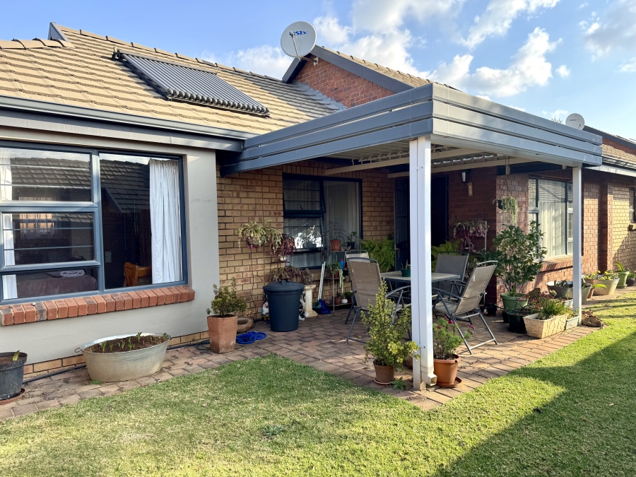 2 Bedroom Property for Sale in Olympus AH Gauteng