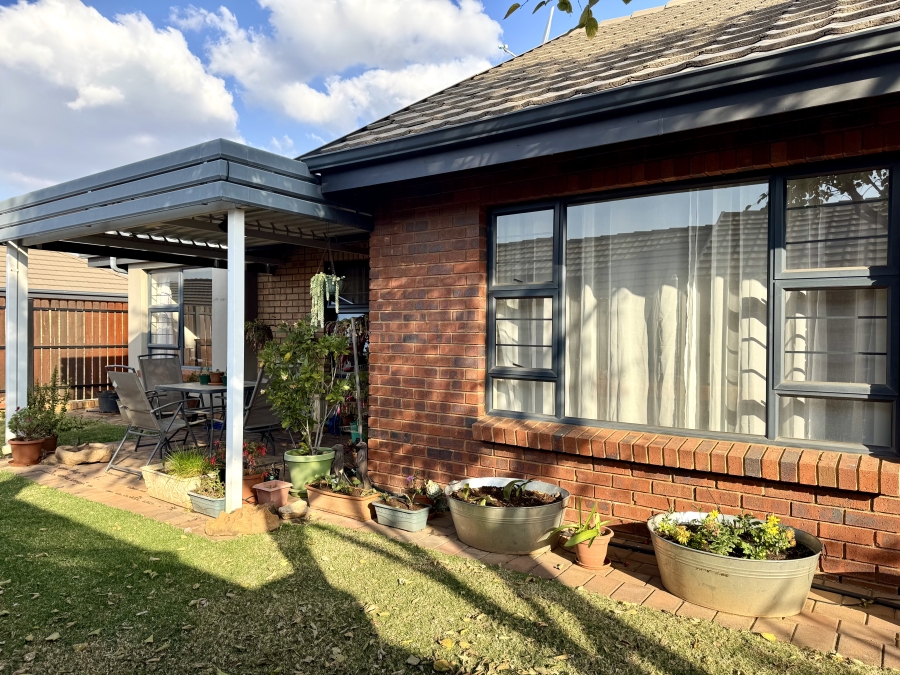 2 Bedroom Property for Sale in Olympus AH Gauteng