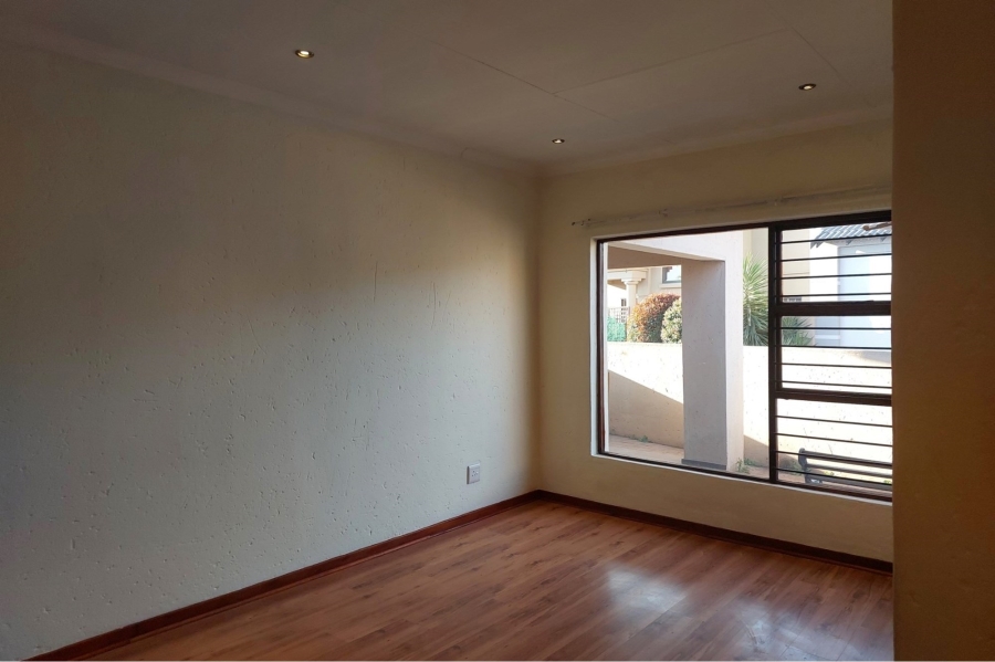 To Let 3 Bedroom Property for Rent in Witfield Gauteng